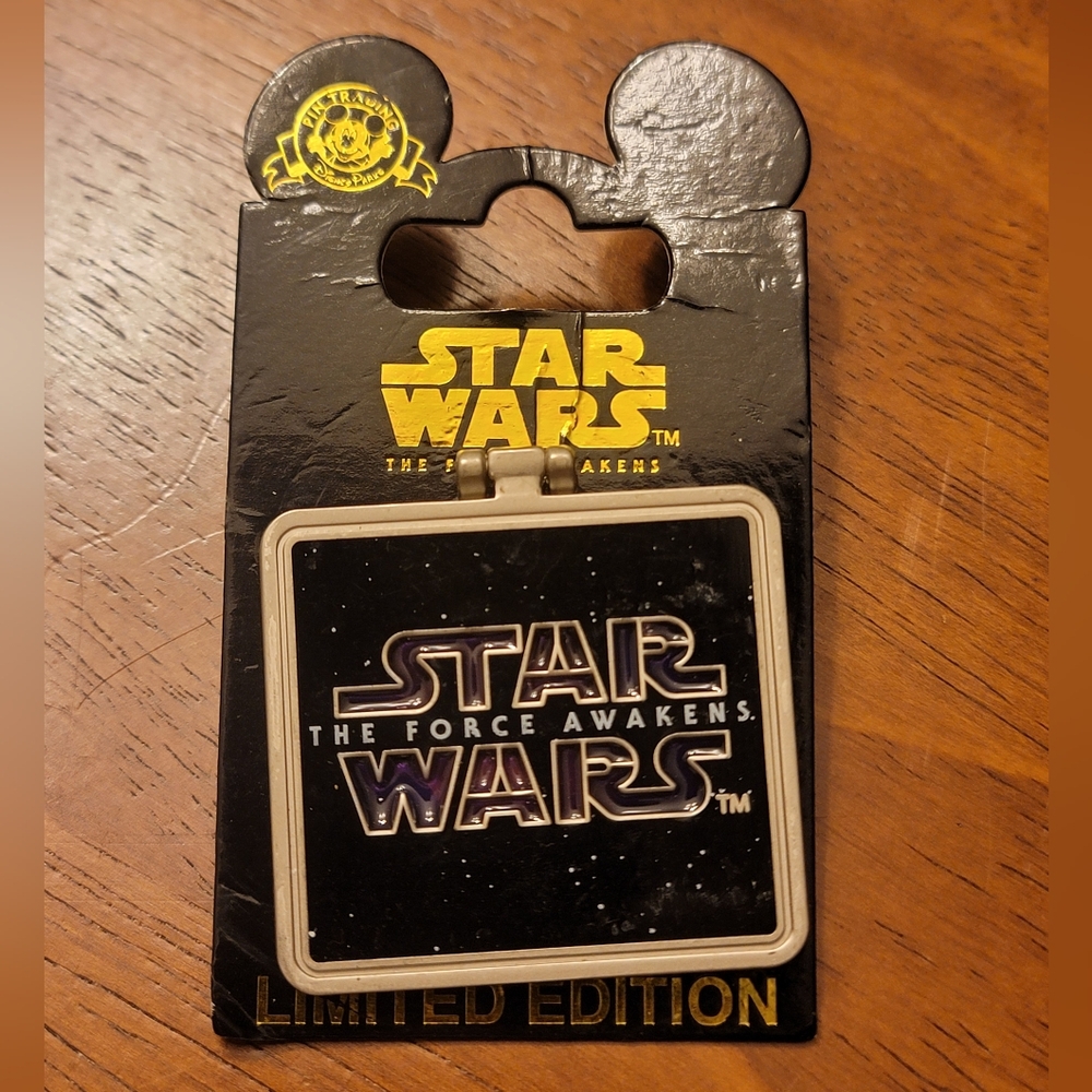 Disney's The Force Awakens General Leia trading pin